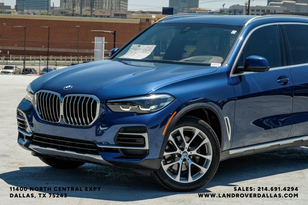 Used 2022 Blue Metallic BMW sDrive40i image 3