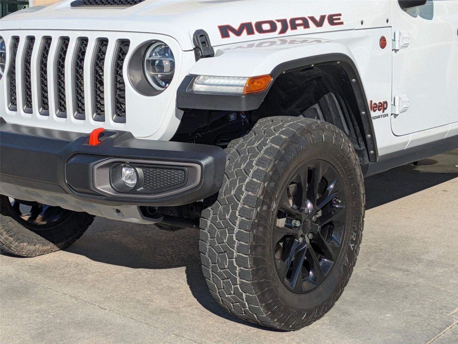 Used 2021 Bright White Clearcoat Jeep Mojave image 9
