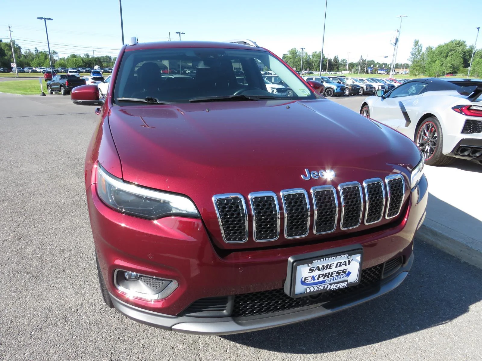 Used 2021 Velvet Red Pearlcoat Jeep Limited image 4