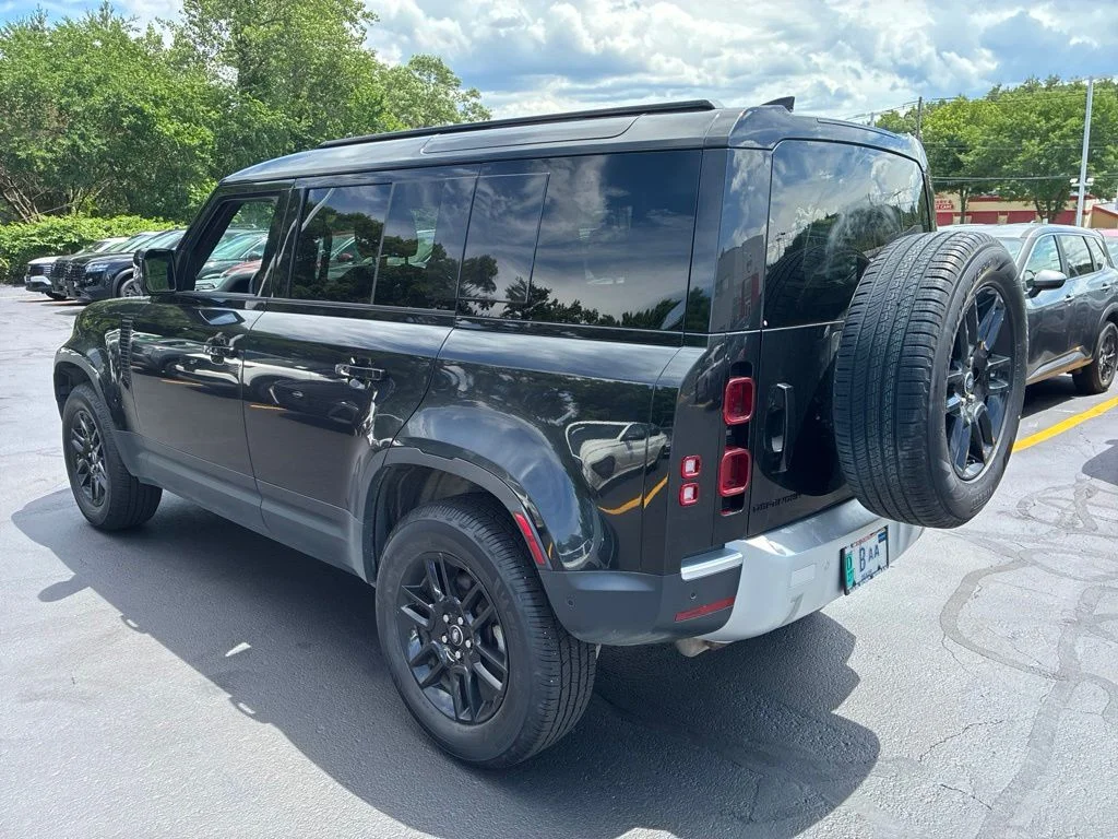 Used 2025 Black Land Rover S image 5