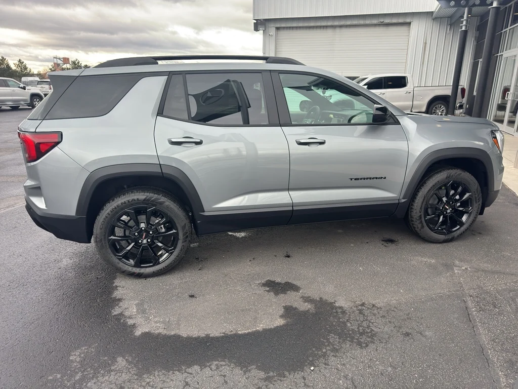 New 2026 Sterling Metallic GMC Elevation image 4