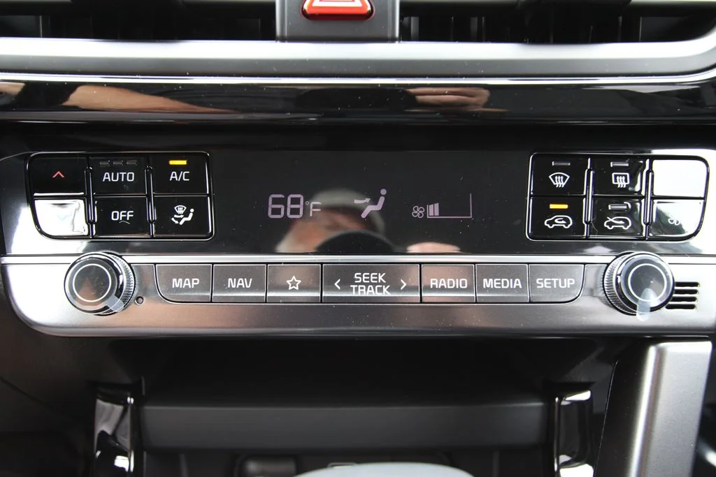 New 2026 Pluton Blue / Black Roof Kia S image 30