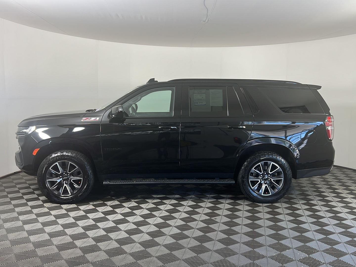 Used 2022 Black Chevrolet Z71 image 5