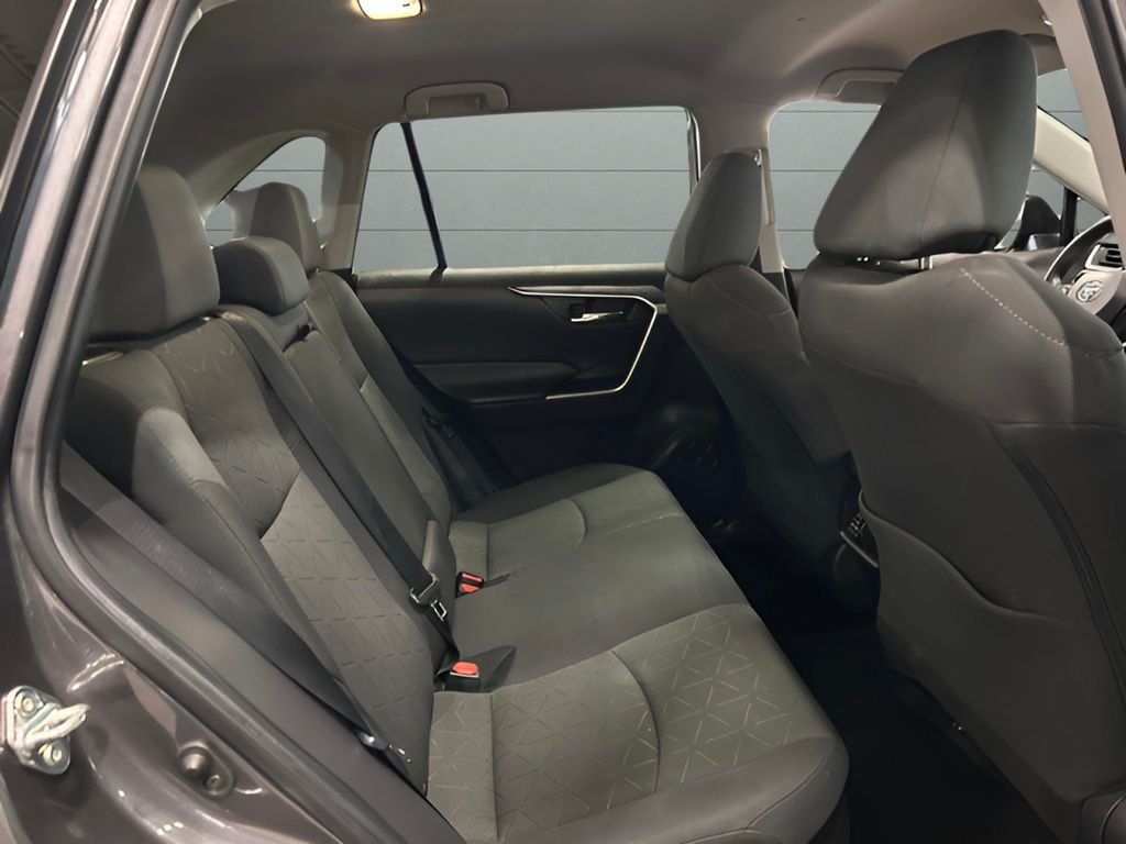 2022 Toyota RAV4 XLE - Photo 24