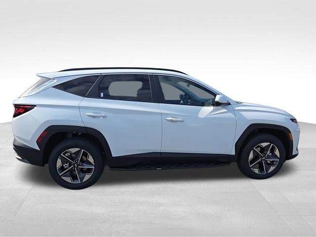 New 2026 White Hyundai SEL AWD image 9