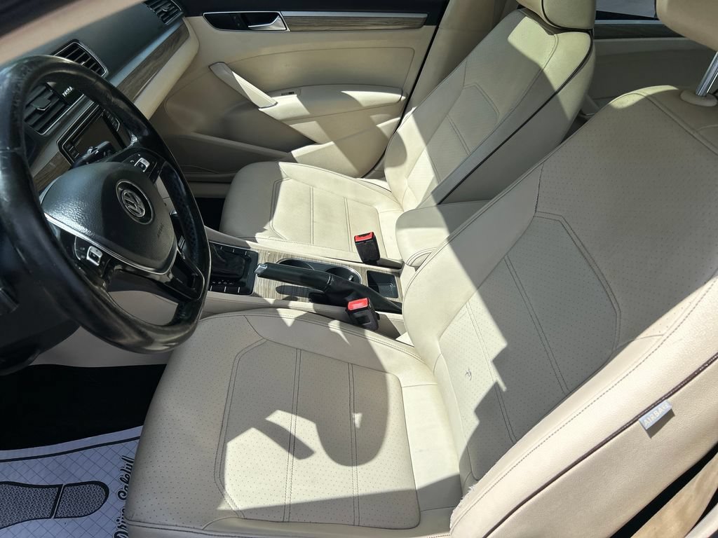 Used 2018 Black Volkswagen 2.0T SE image 12