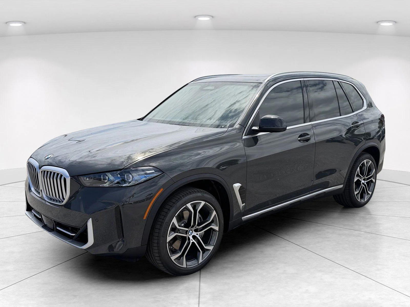 New 2026 Dravit Grey Metallic BMW sDrive40i image 8