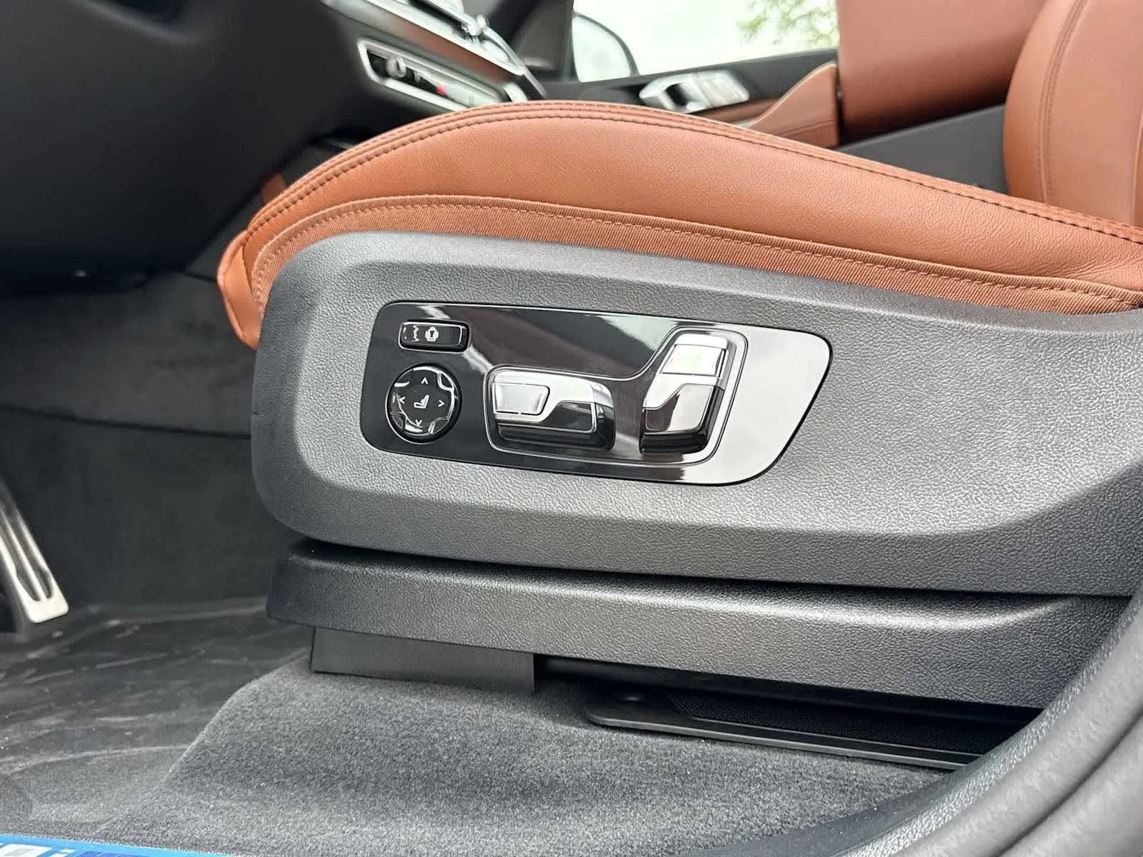 New 2026 Skyscraper Grey Metallic BMW M60i image 18
