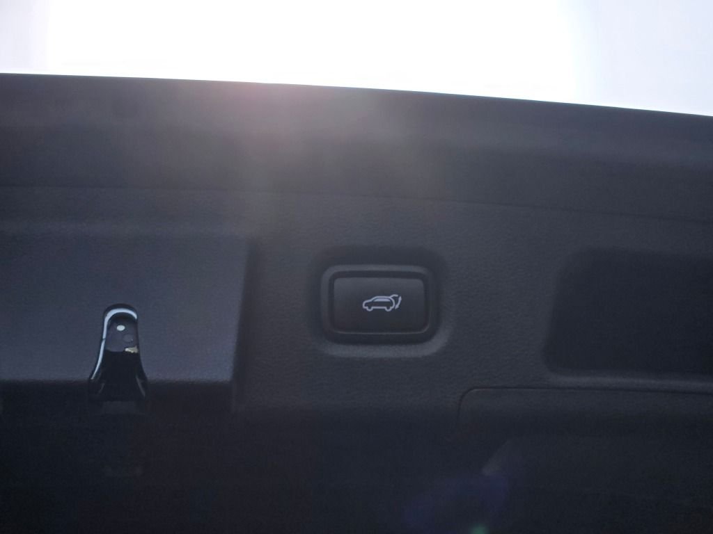 Used 2023 Gray Hyundai SEL image 14
