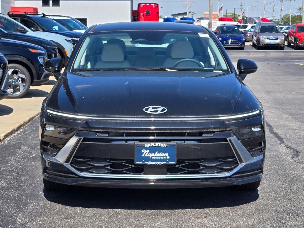 New 2026 Abyss Black Hyundai SEL Sport image 2