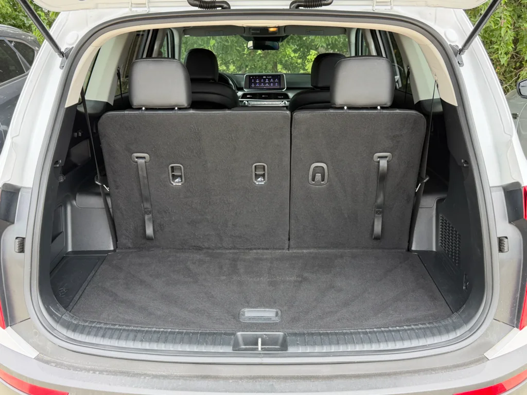 Used 2022 Glacial White Pearl Kia LX image 35