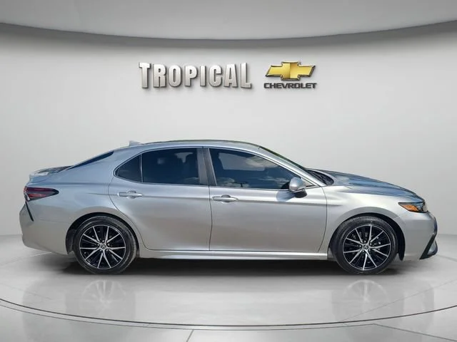 Used 2023  Toyota SE image 6