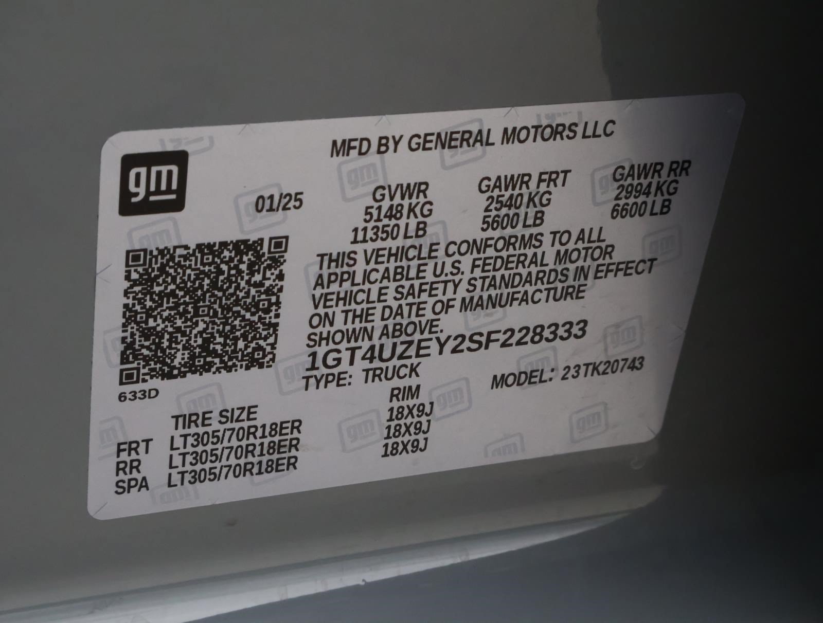 Used 2025 Thunderstorm Gray GMC AT4X image 28