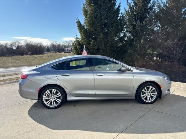 Used 2015 Silver Chrysler Limited image 5
