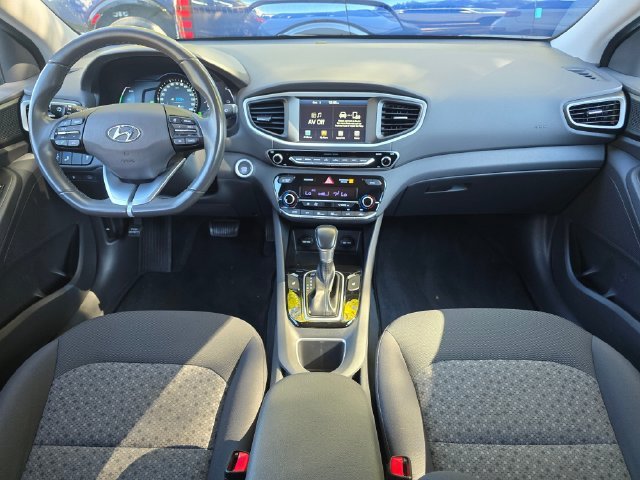 Used 2017 Silver Hyundai SEL image 18