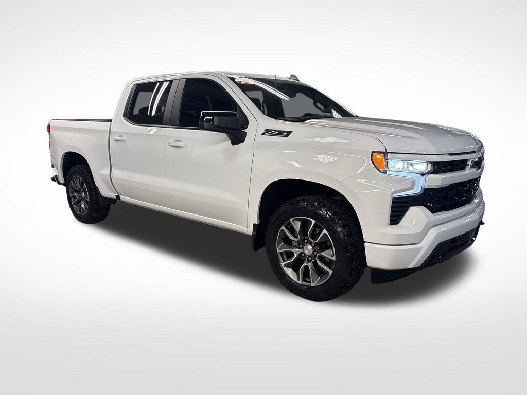 Used 2024 Summit White Chevrolet RST image 8
