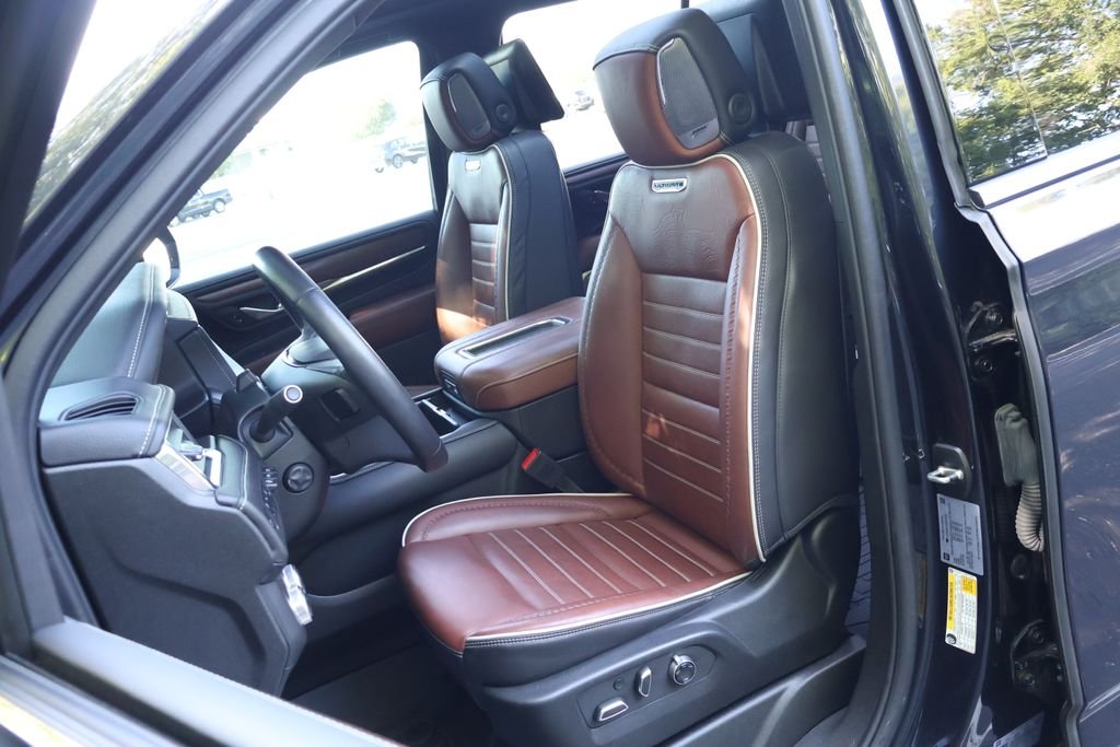 2024 GMC Yukon Denali Ultimate - Photo 34