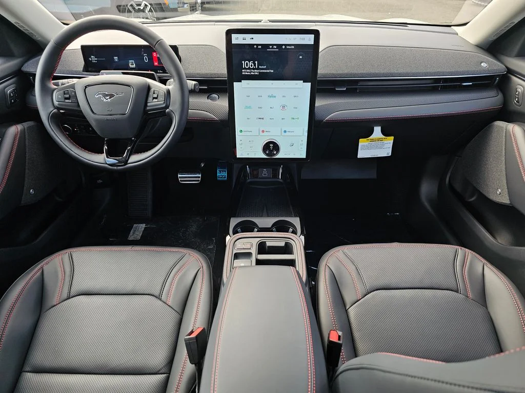 2025 Ford Mustang Mach-E Premium - Photo 17