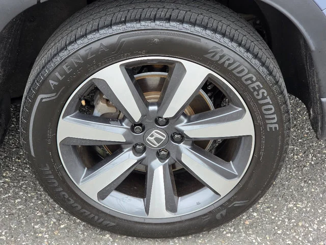 2025 Honda Pilot Touring - Photo 17