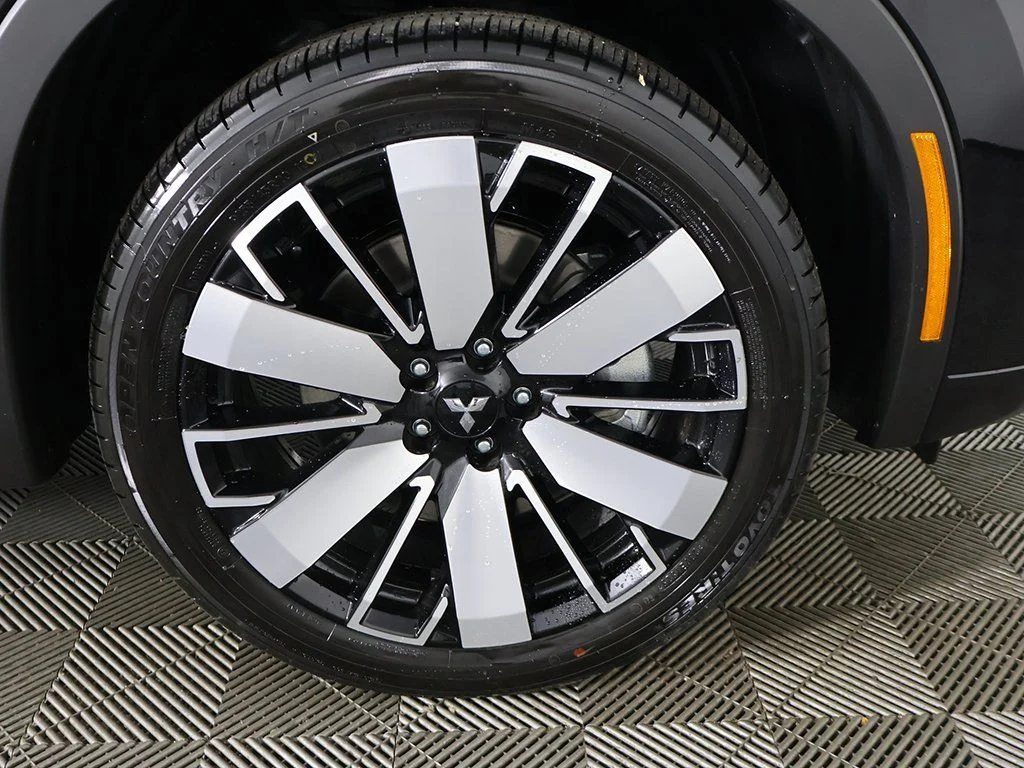 2025 Mitsubishi Outlander SEL - Photo 26