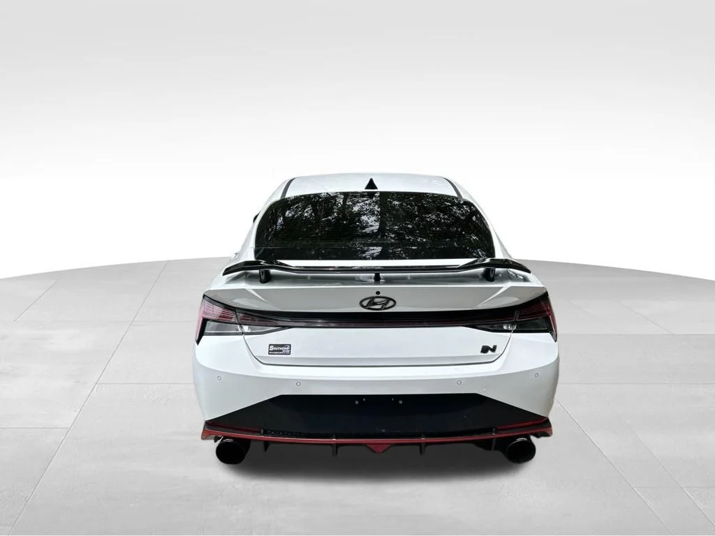 Used 2022 White Hyundai Base image 4