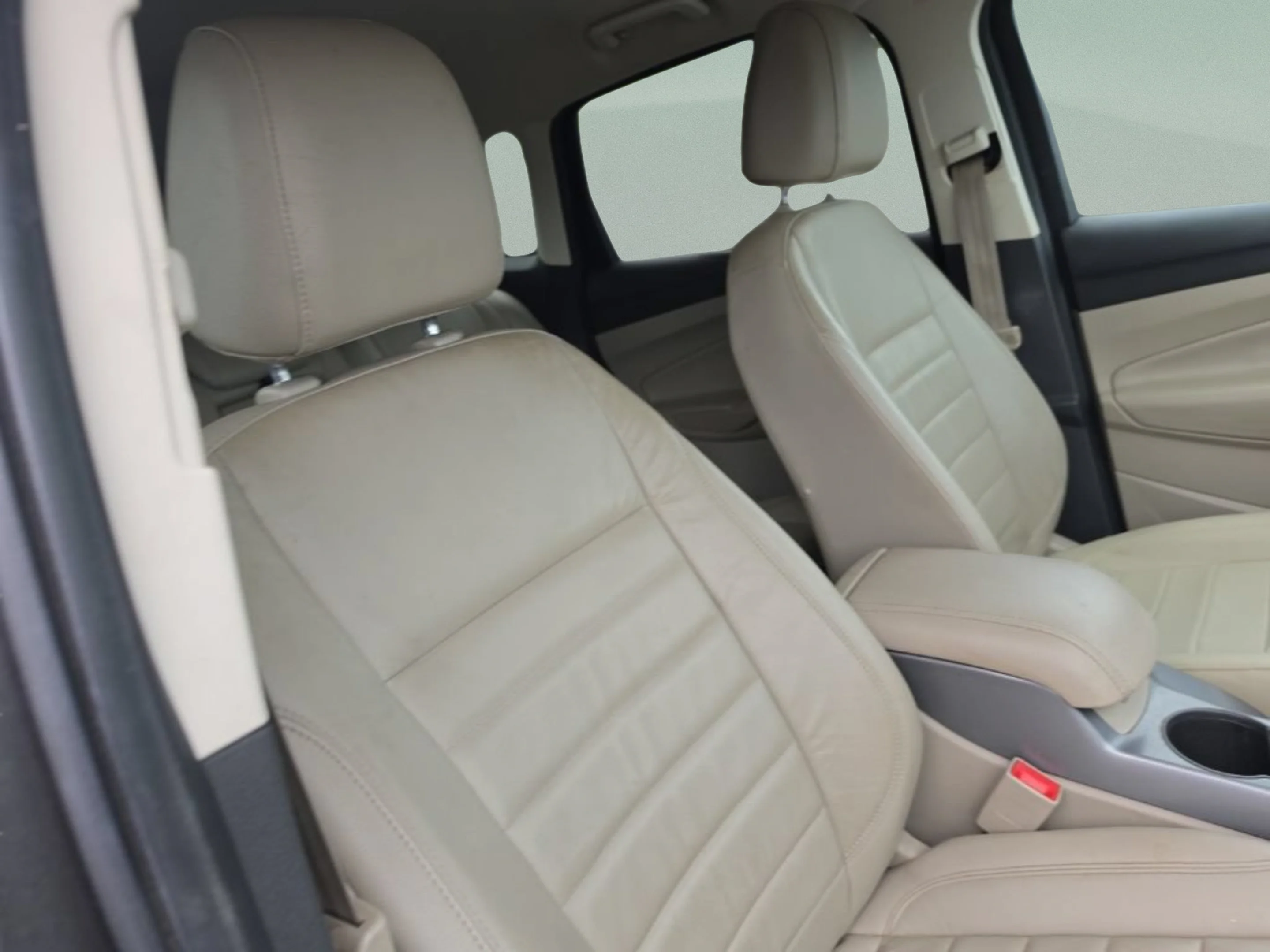 Used 2015 Gray Ford SE image 34