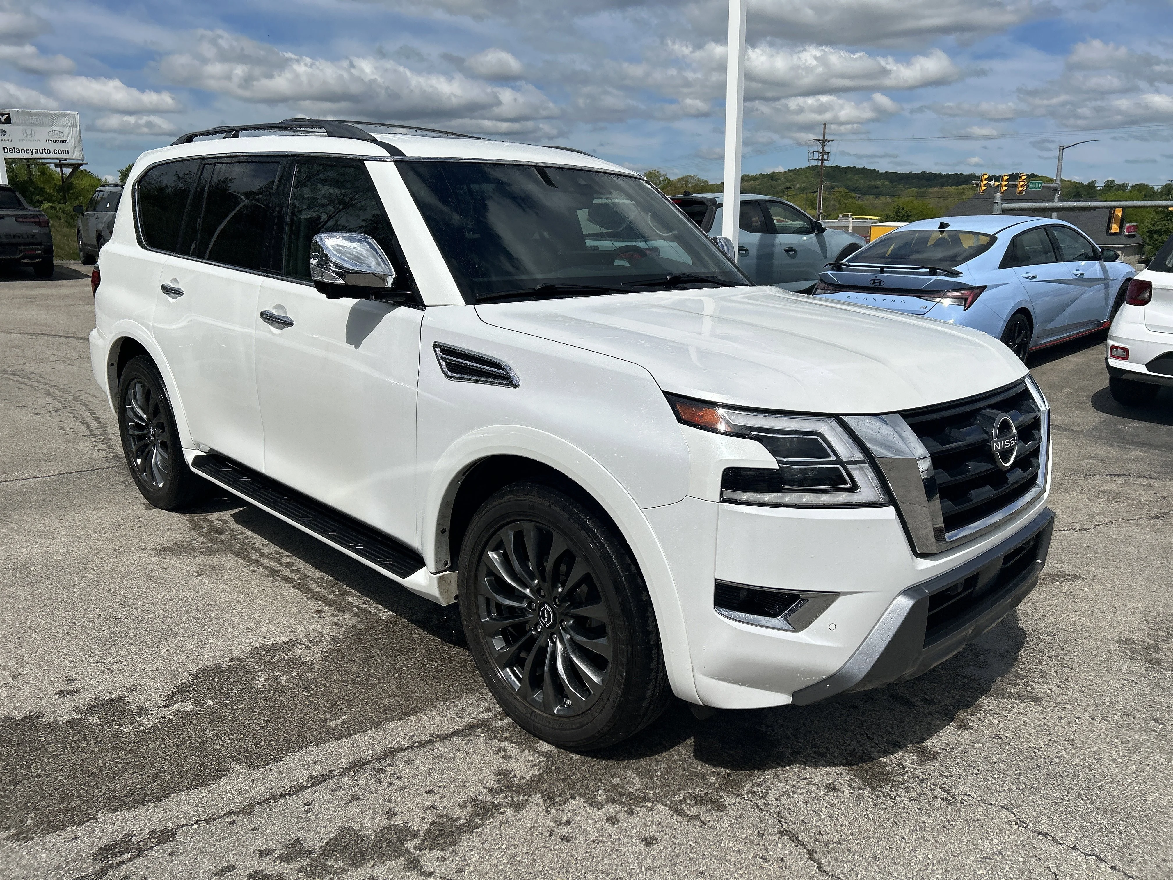 2023 Nissan Armada Platinum 4X4's photo