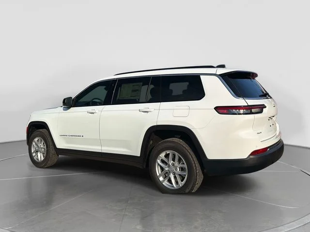 New 2026 Bright White Clear-Coat Exterior Paint Jeep Laredo image 6