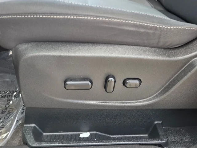 Certified Used 2019 Ingot Silver Ford SE image 10