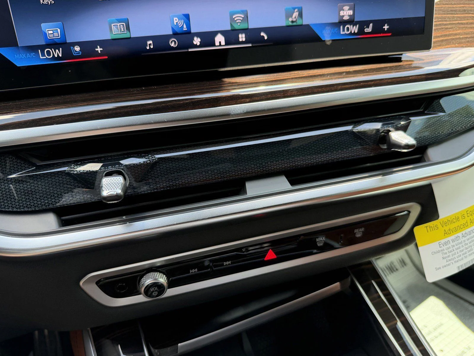 New 2026 Carbon Black Metallic BMW xDrive40i image 33