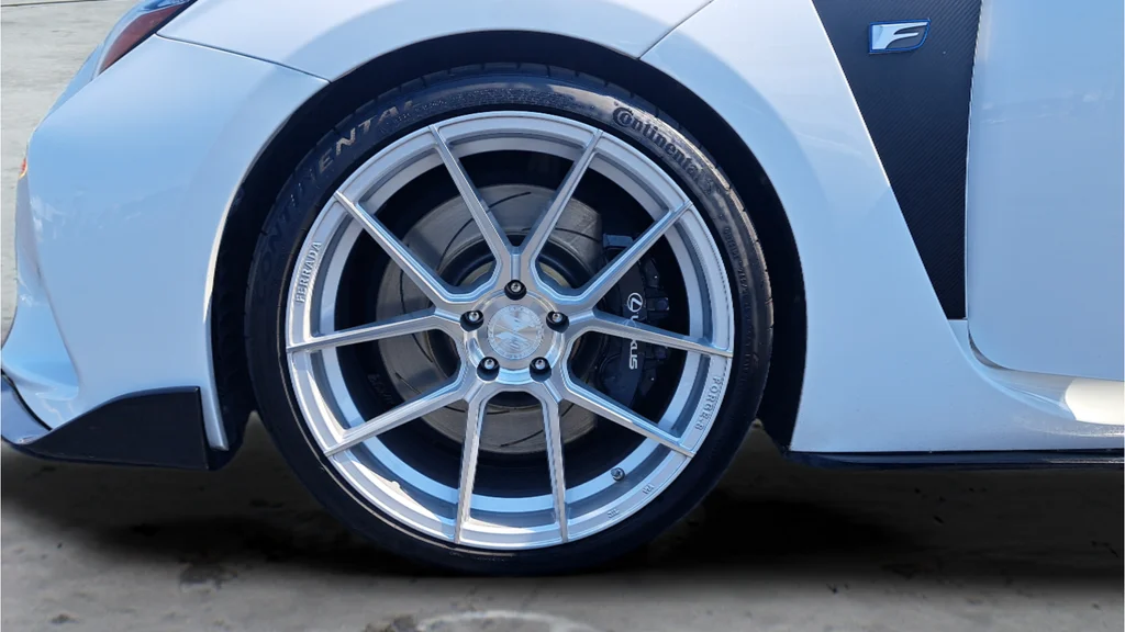 Used 2015 White Lexus F image 28