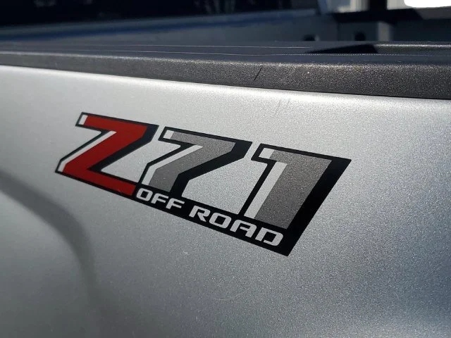 Used 2018 SILVER ICE METALLIC Chevrolet LT image 32