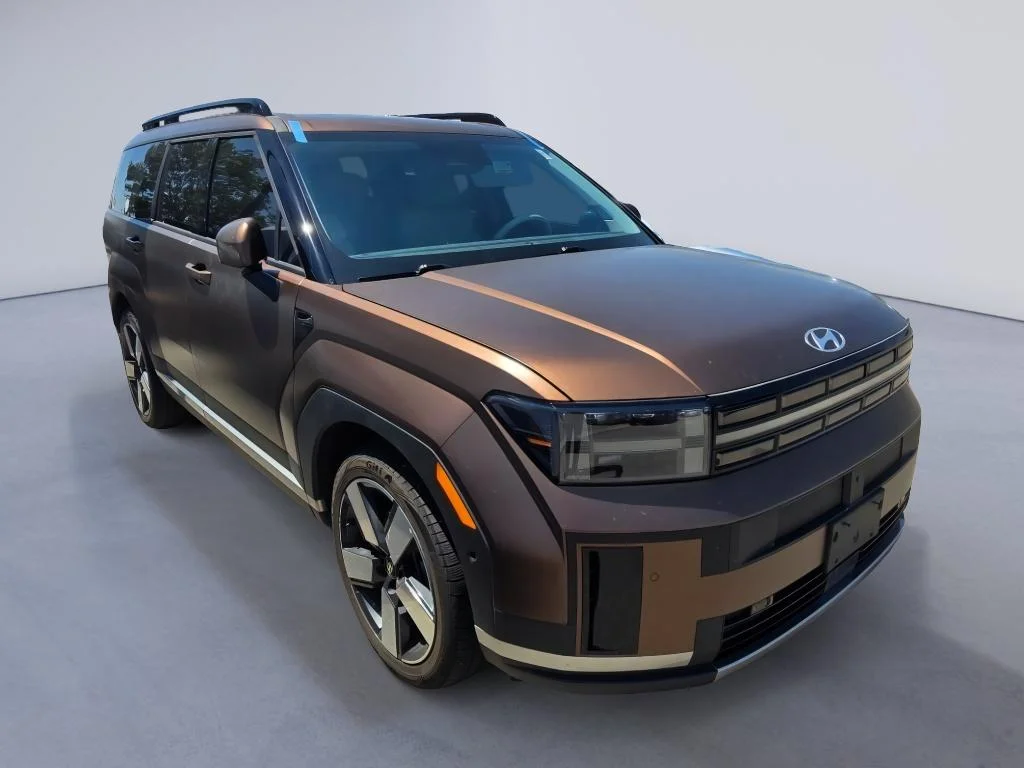 Used 2025 Earthy Brass Matte Hyundai Limited image 6