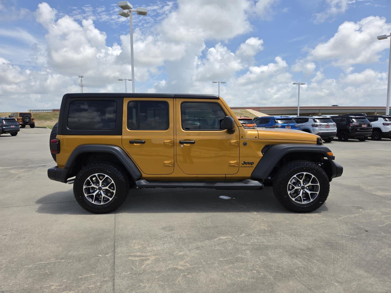 New 2026 Goldilocks Jeep Sport S image 6