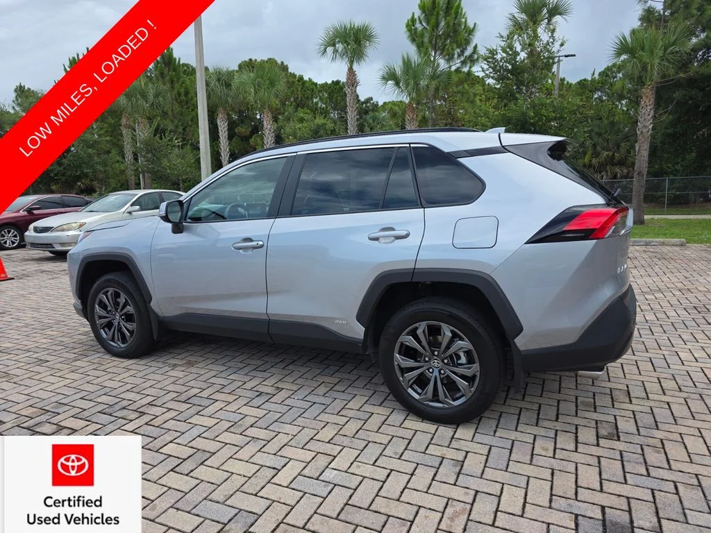 Certified Used 2025 Silver Toyota XLE Premium image 9