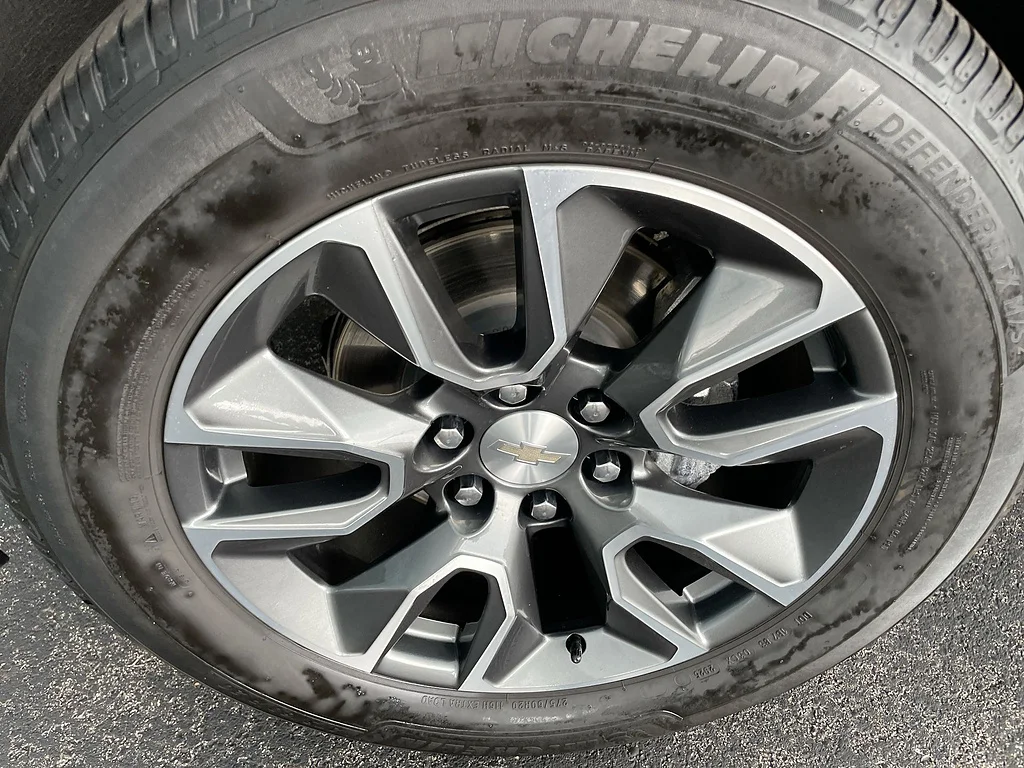 Used 2023 Sterling Gray Metallic Chevrolet LT image 31