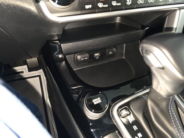 Used 2022  Kia Nightfall image 21