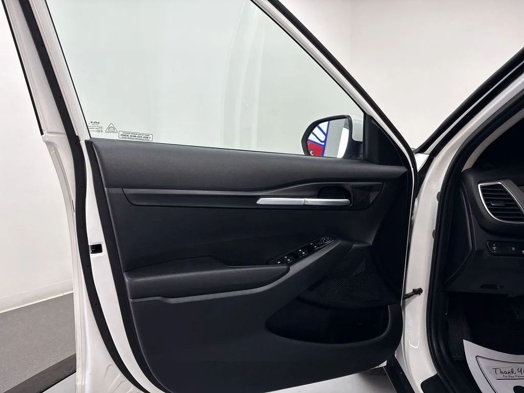 Used 2026 Snow White Pearl Kia LX image 13