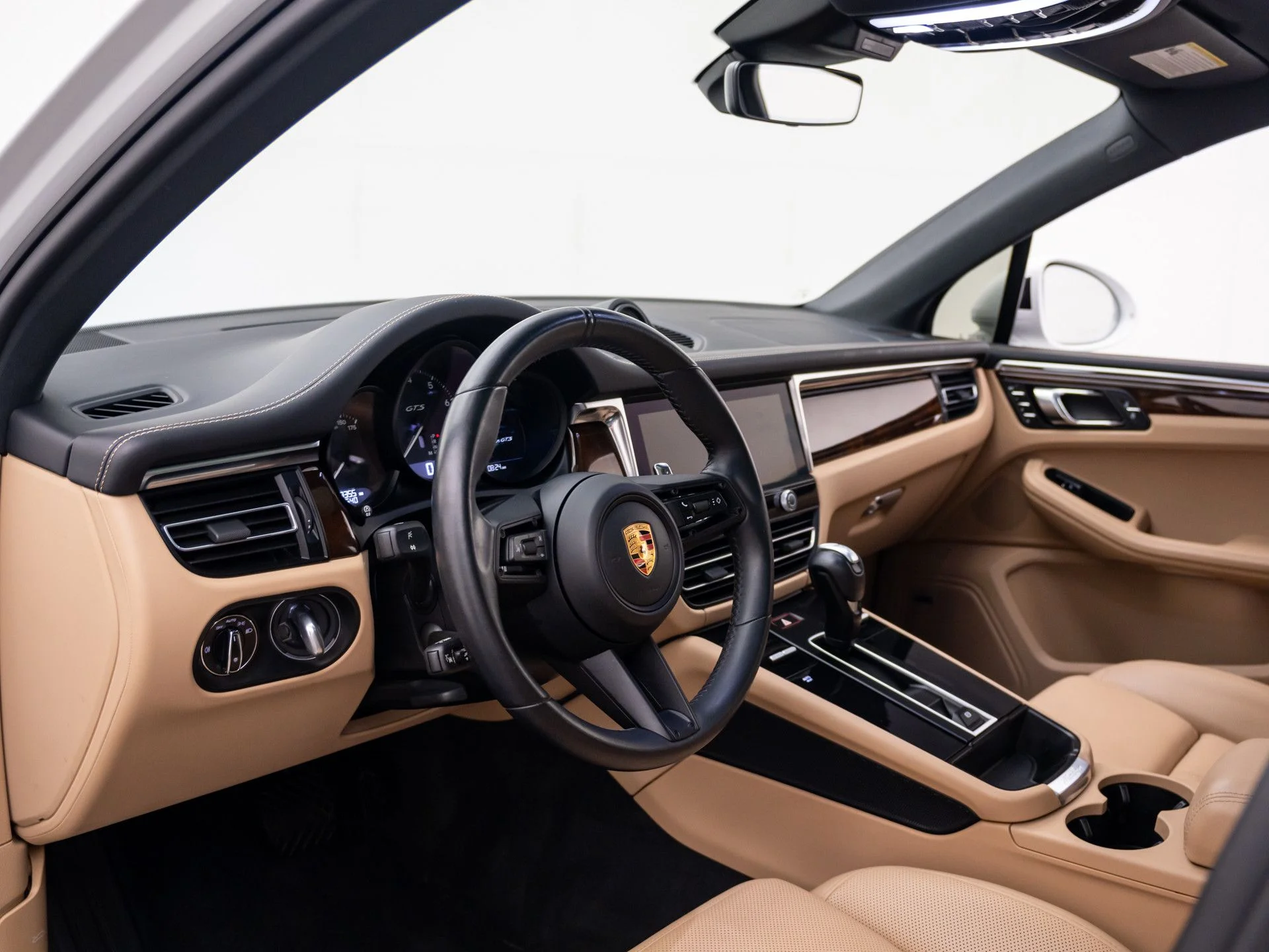 Used 2023  Porsche GTS image 4