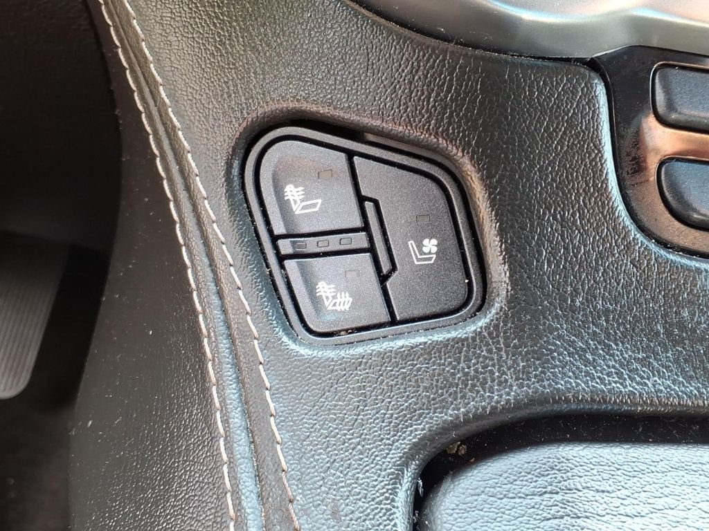 Used 2017 Tungsten Metallic Chevrolet Premier image 18