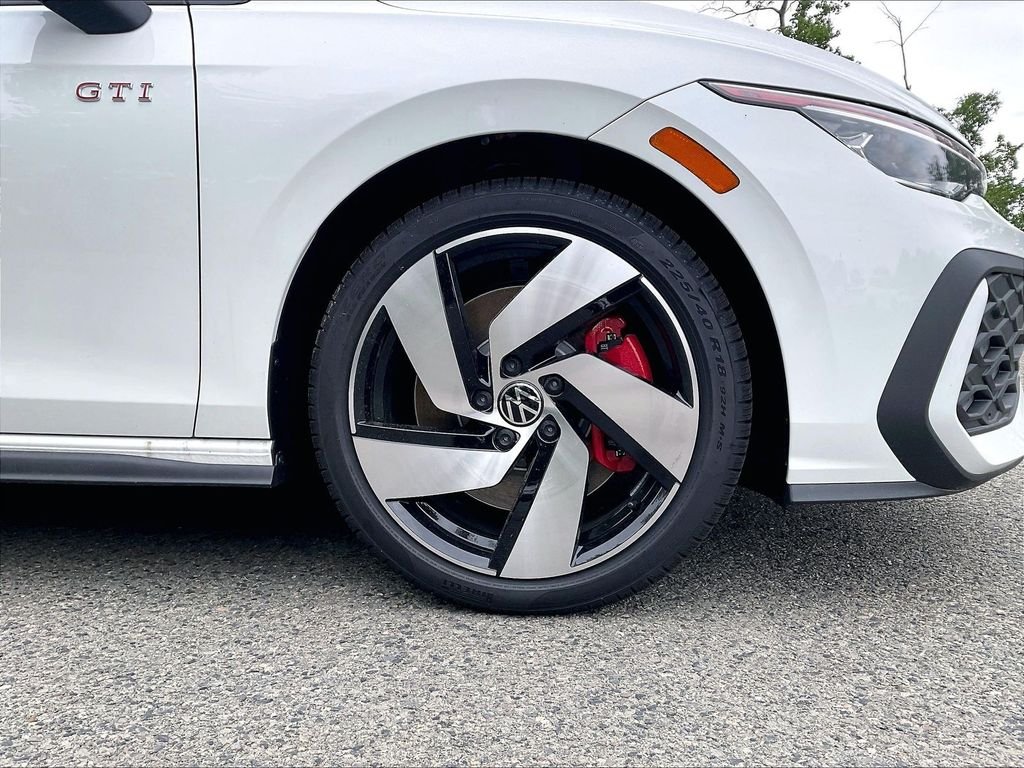 New 2026 White/off-white Volkswagen 2.0T S image 7