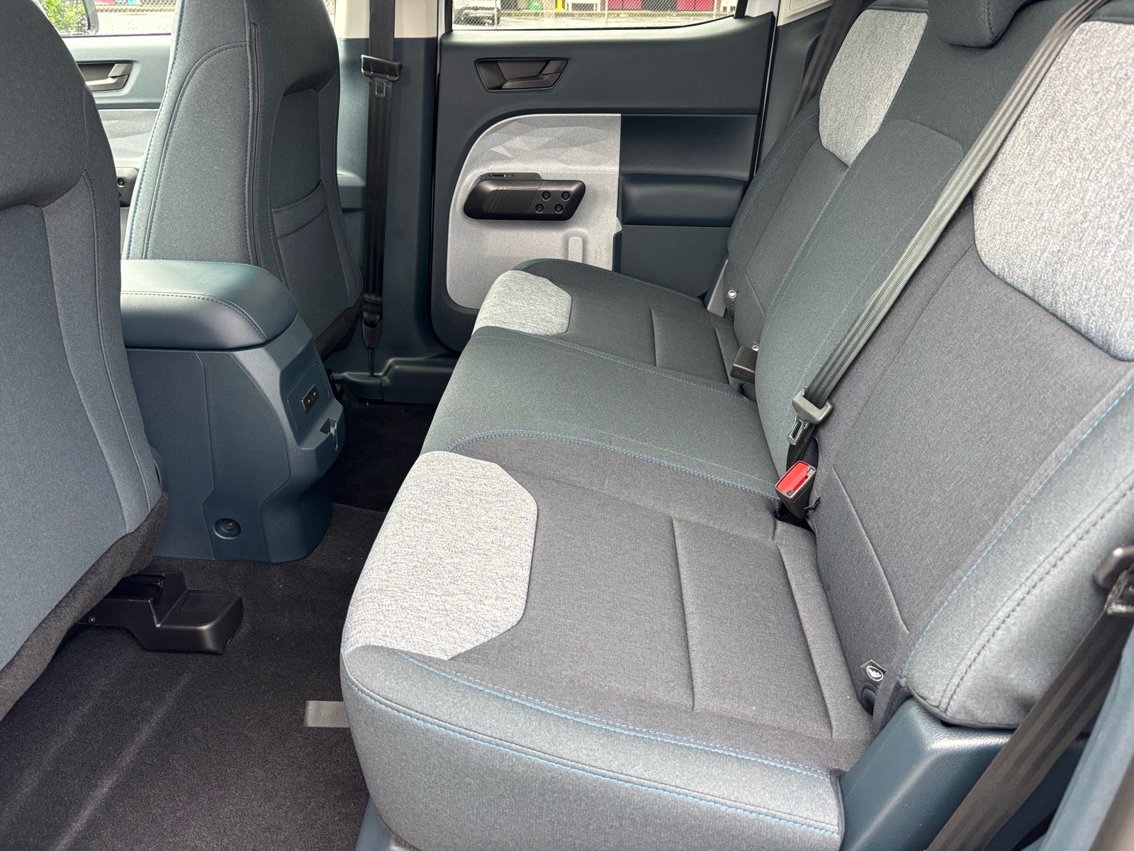 New 2026 Oxford White Ford XLT image 11