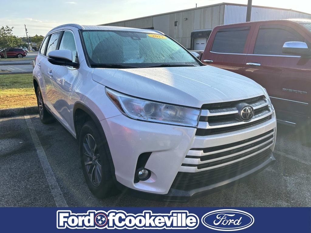Used 2019 Blizzard Pearl Toyota XLE image 2
