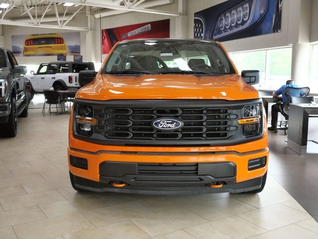 Used 2025 Orange Ford XL image 2