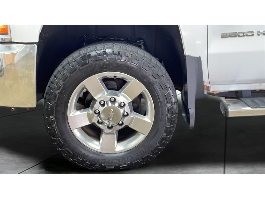 Used 2016 Summit White Chevrolet Work Truck image 20