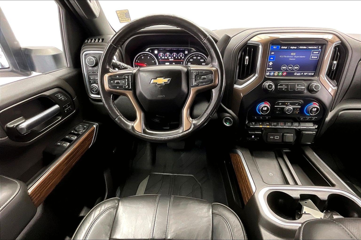 Used 2022 Iridescent Pearl Tricoat Chevrolet High Country image 4