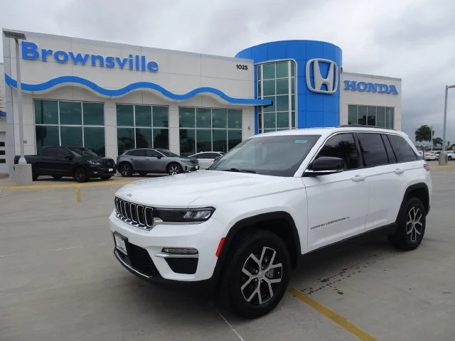 Used 2025 Bright White Clearcoat Jeep Limited image 1