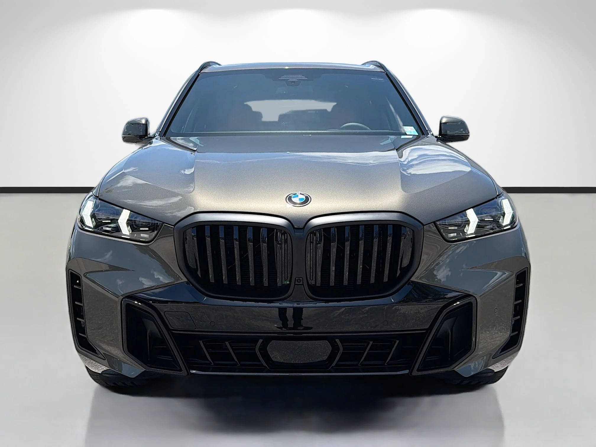 New 2026 Manhattan Green Metallic BMW sDrive40i image 8