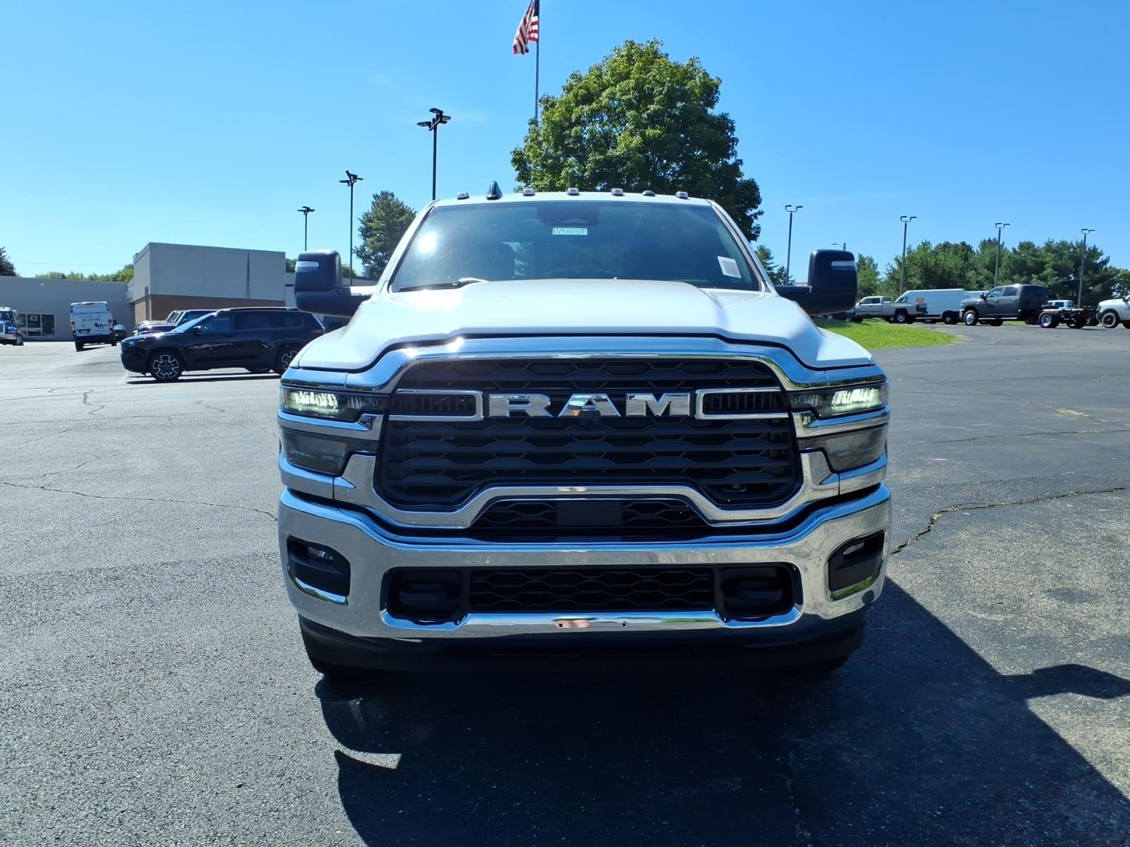 New 2027 Bright White Clear-Coat Paint RAM Big Horn image 2
