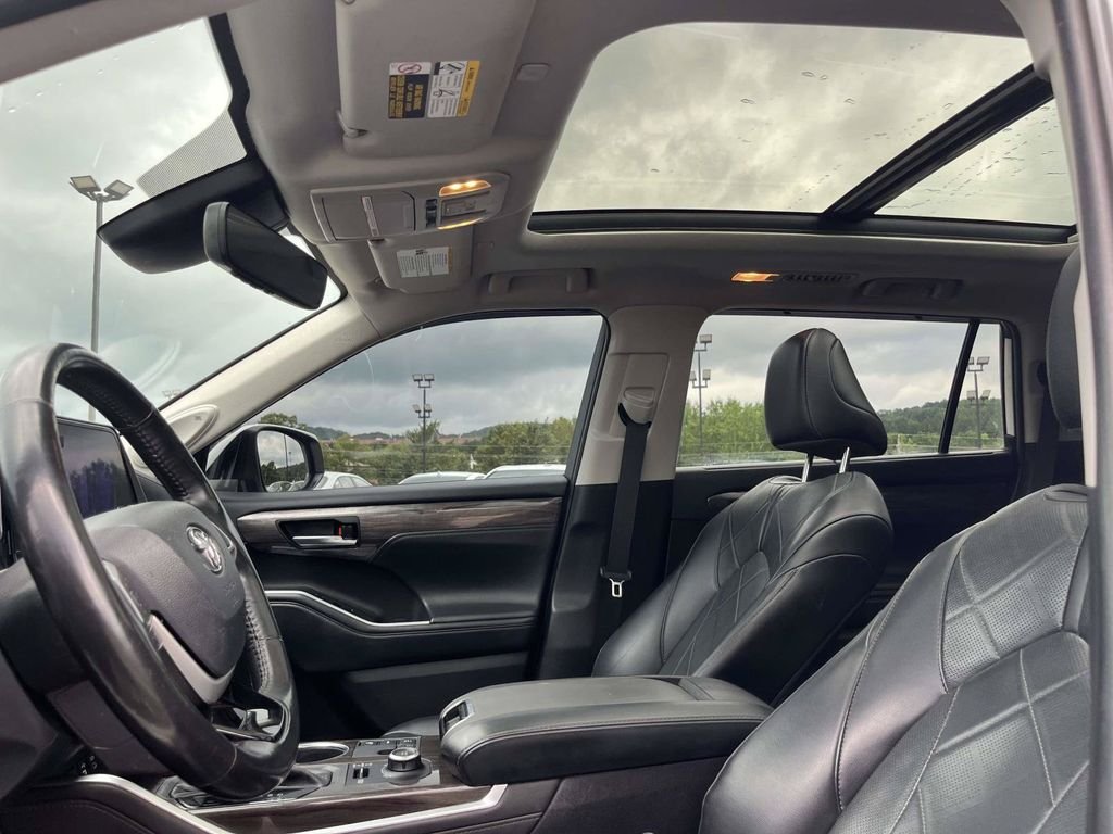 Used 2023 Beige Toyota Platinum image 18